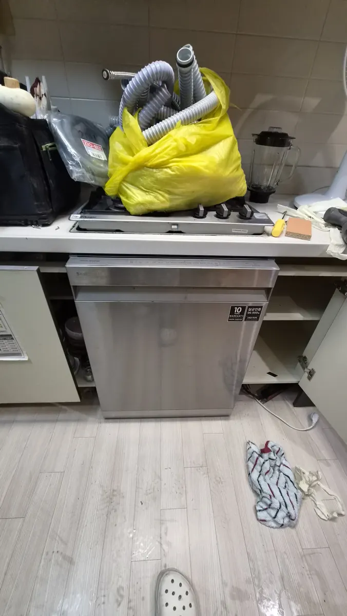 매립형식기세척기 — 칸에 밀어 넣는 기기