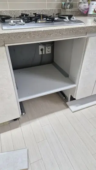 식기세척기설치위치 — 쿡탑 아래 빈 칸