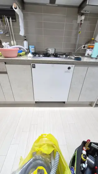 식기세척기설치위치 — 칸에 들어간 완료 모습