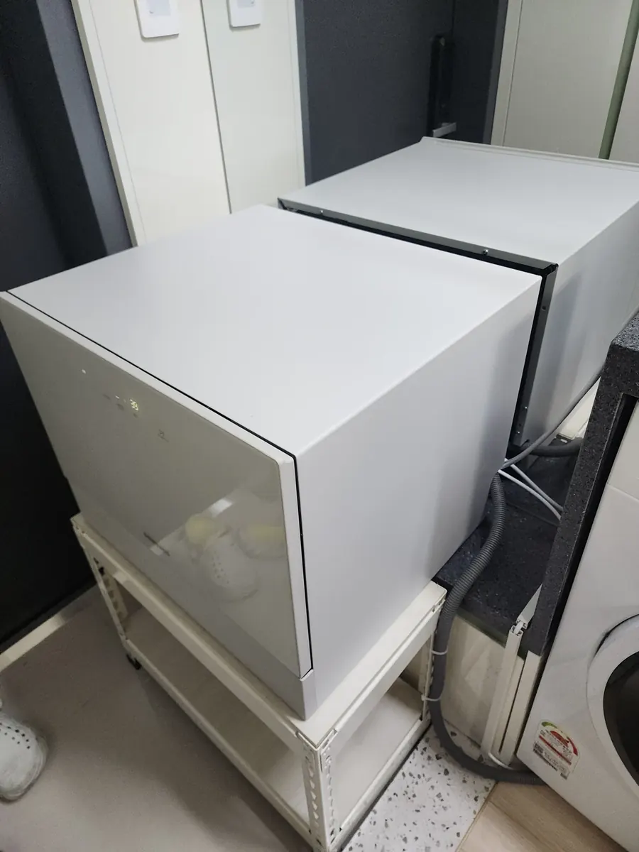프리스탠딩식기세척기 — 받침 위 설치 완료
